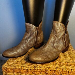 SEYCHELLES Lucky Penny Ankle Boots Booties Silver Distressed Leather Women’s 7.5
